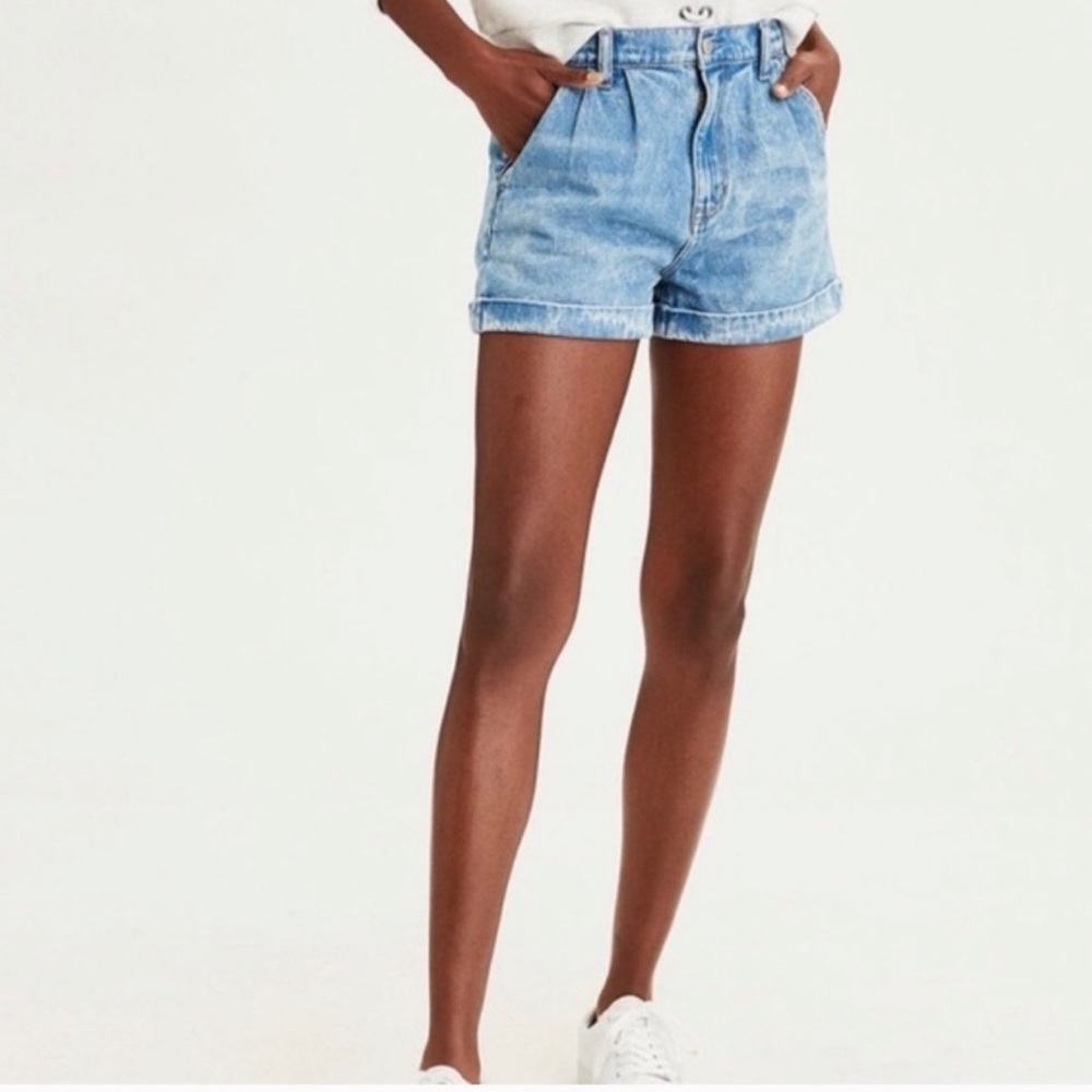 American Eagle Classic Mom Shorts